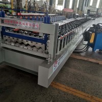 750墻面瓦機(jī)設(shè)備發(fā)往貴州 墻面橫掛板現(xiàn)貨價格